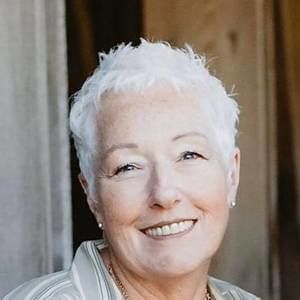 Meet your Posher, Carolyn